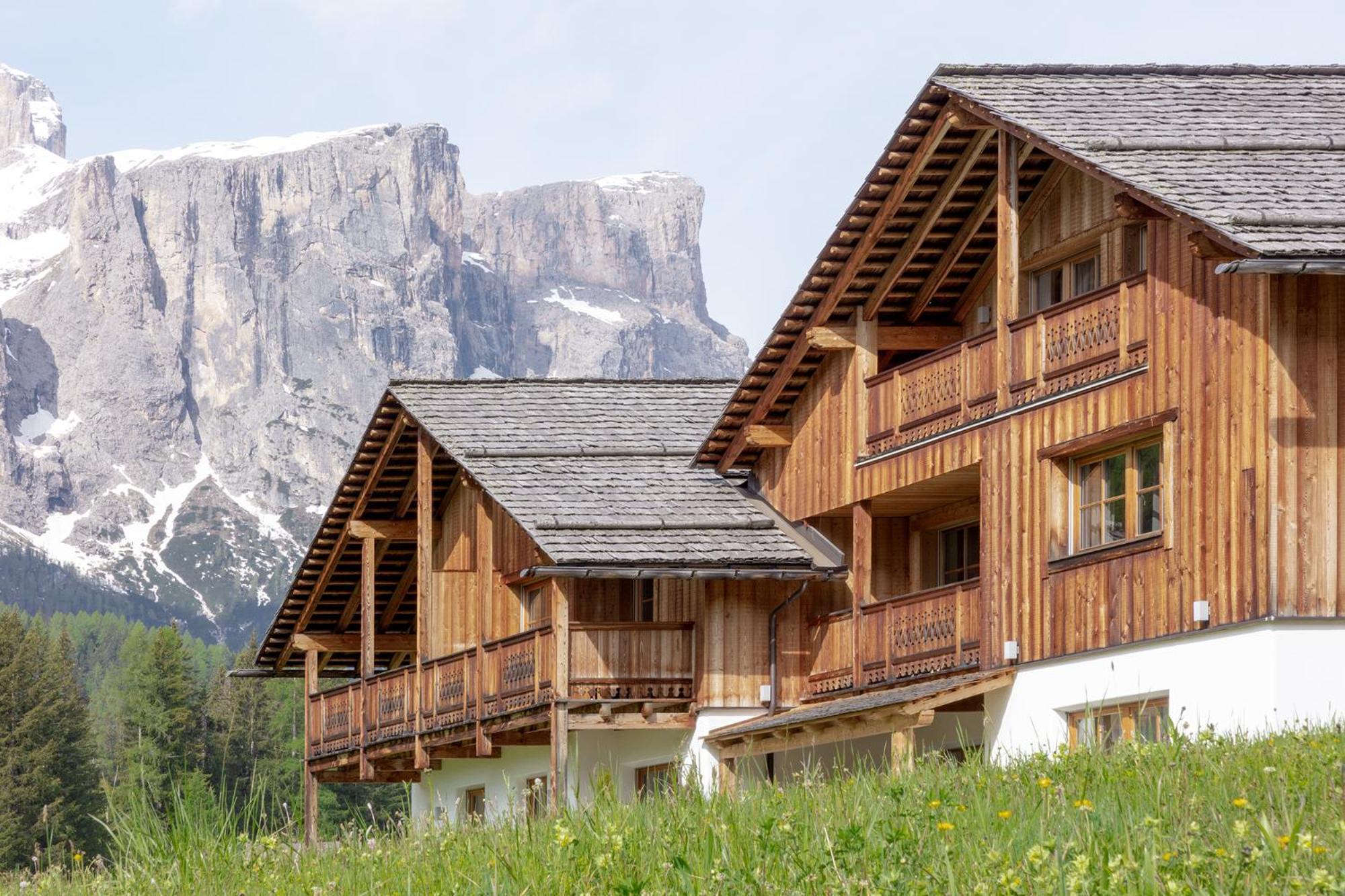 Chalet Ciasa Tino & Sara - Belaval Apartments Корвара ин Бадия Екстериор снимка