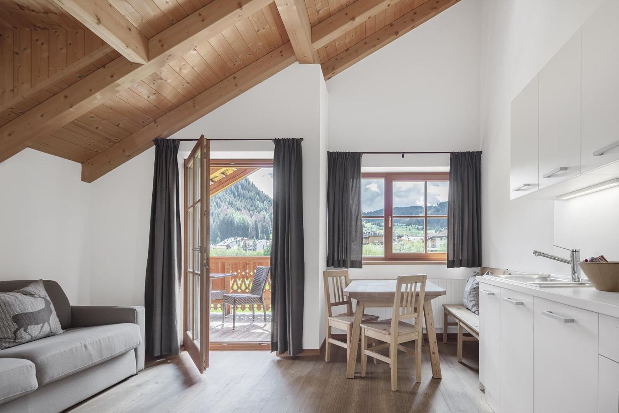 Chalet Ciasa Tino & Sara - Belaval Apartments Корвара ин Бадия Екстериор снимка