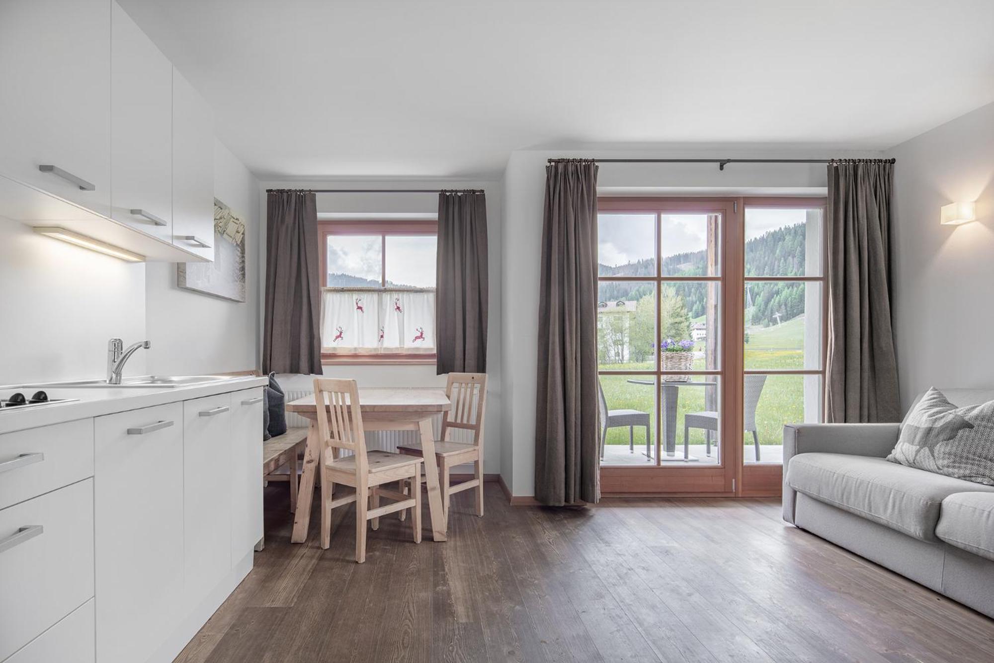 Chalet Ciasa Tino & Sara - Belaval Apartments Корвара ин Бадия Екстериор снимка